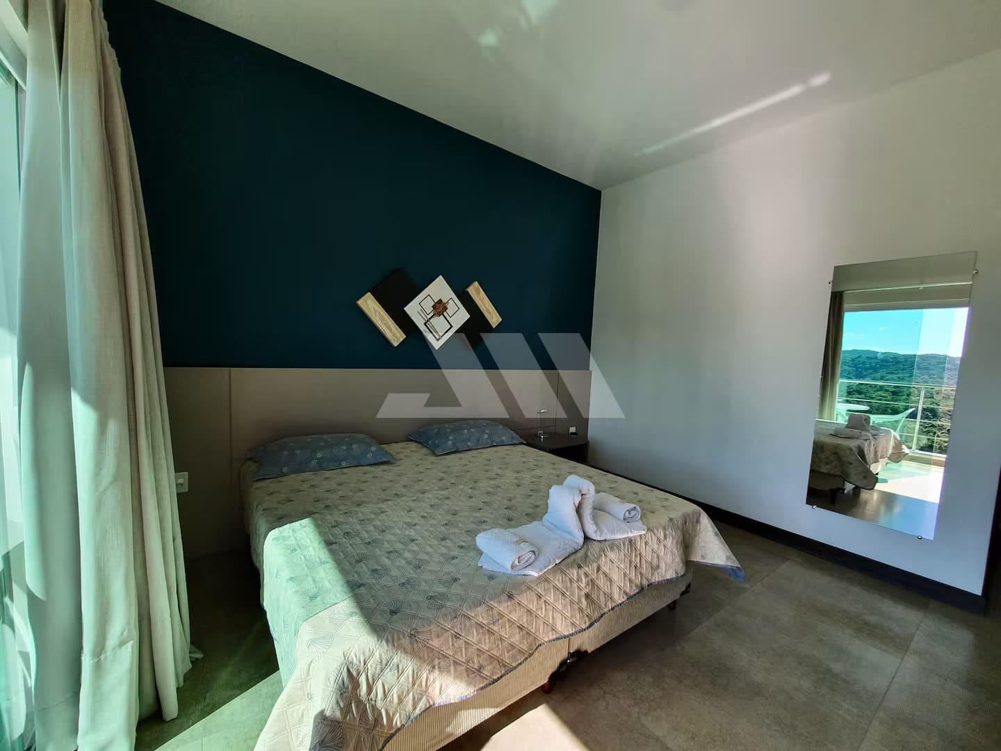 Casa com Vista Espetacular e 8 Suítes na Praia do Estaleiro – Balneário Camboriú