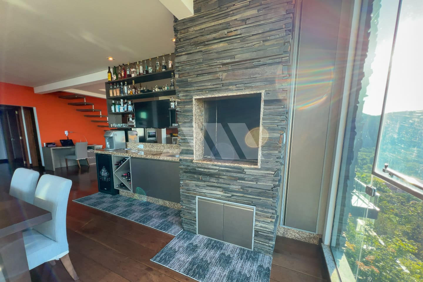 Casa com Vista Espetacular e 8 Suítes na Praia do Estaleiro – Balneário Camboriú