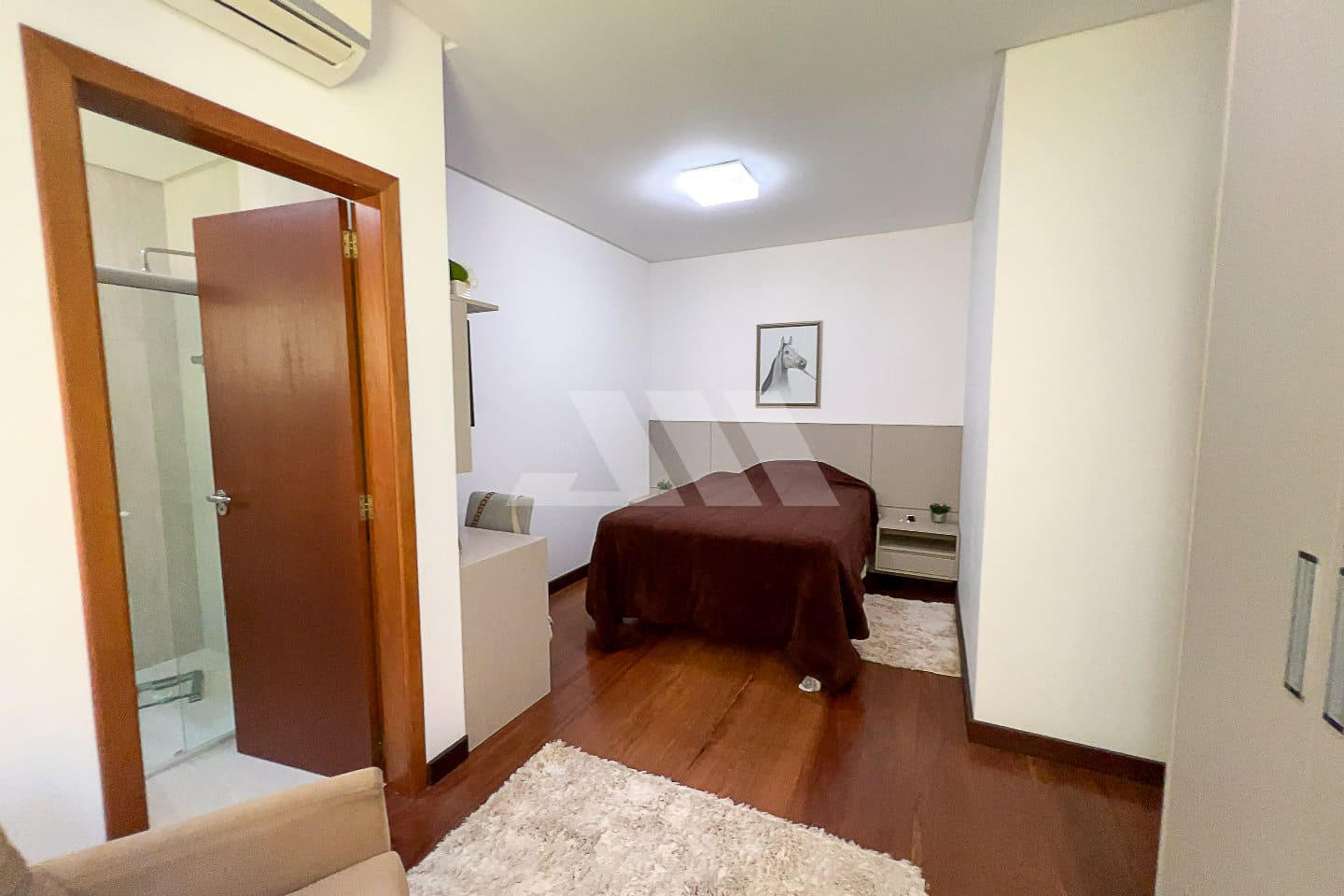 Casa com Vista Espetacular e 8 Suítes na Praia do Estaleiro – Balneário Camboriú