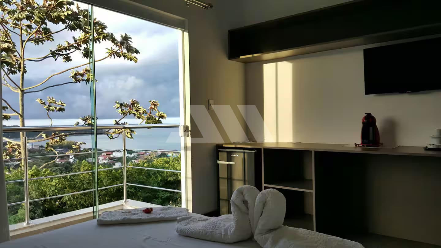 Casa com Vista Espetacular e 8 Suítes na Praia do Estaleiro – Balneário Camboriú