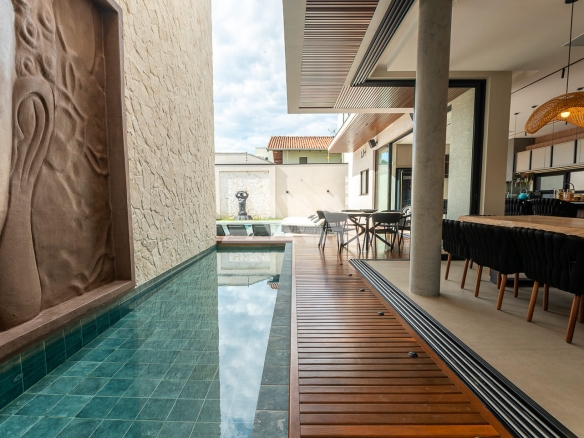 Casa no Condomínio Vivendas do Atlântico: Luxo e Inovação na Praia do Estaleiro