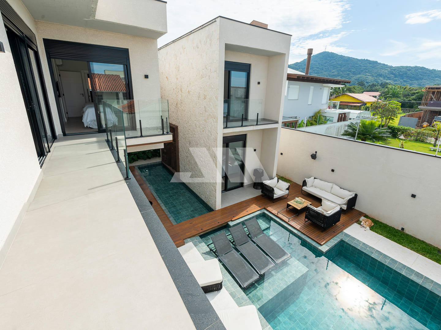 Casa no Condomínio Vivendas do Atlântico: Luxo e Inovação na Praia do Estaleiro