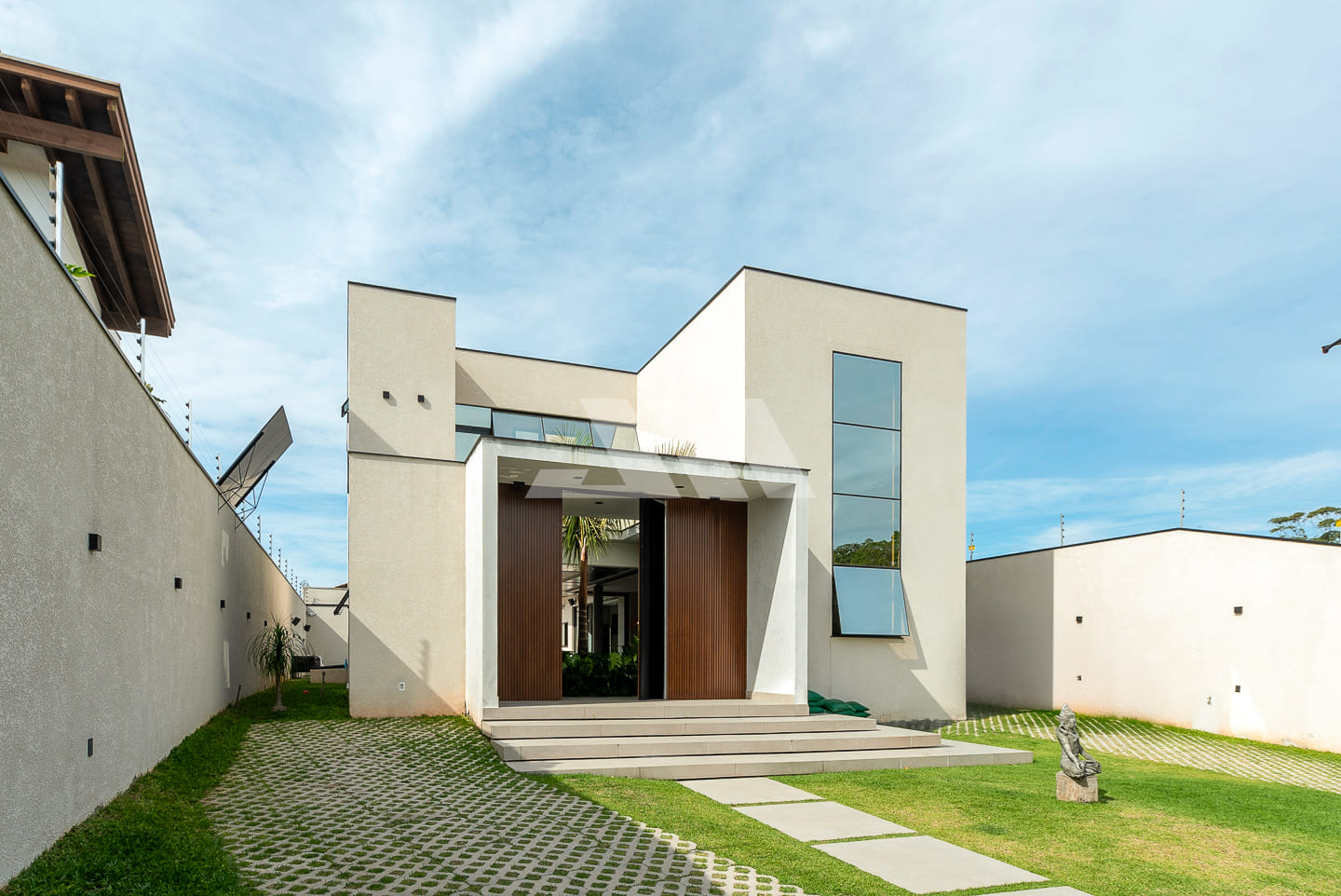 Casa no Condomínio Vivendas do Atlântico: Luxo e Inovação na Praia do Estaleiro