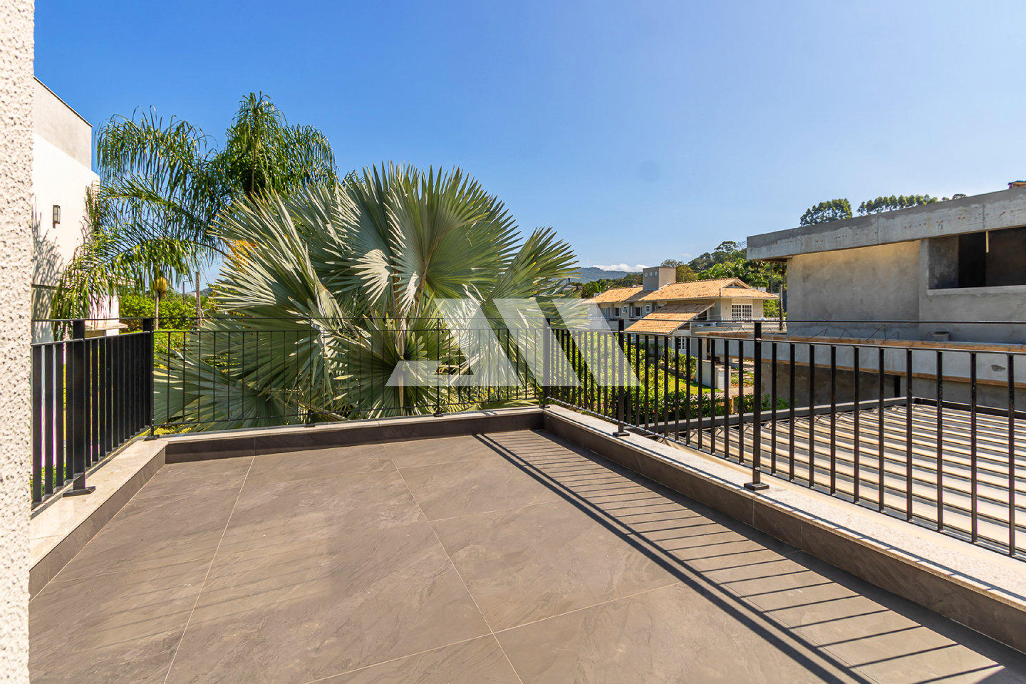 Casa com 411m² no Condomínio Vivendas do Atlântico