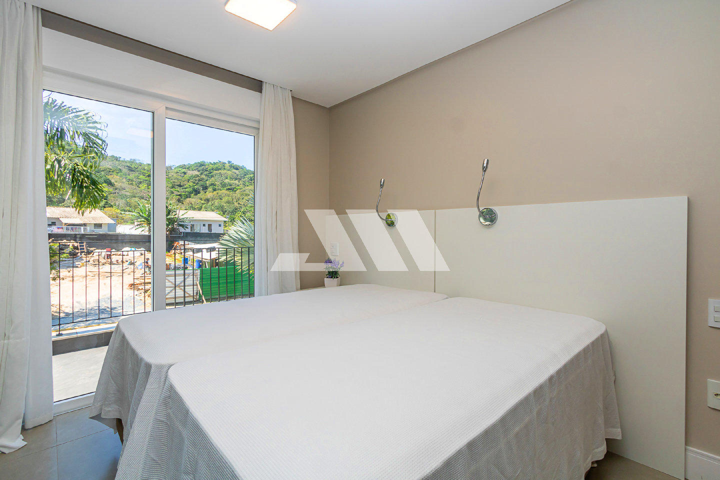 Casa com 411m² no Condomínio Vivendas do Atlântico