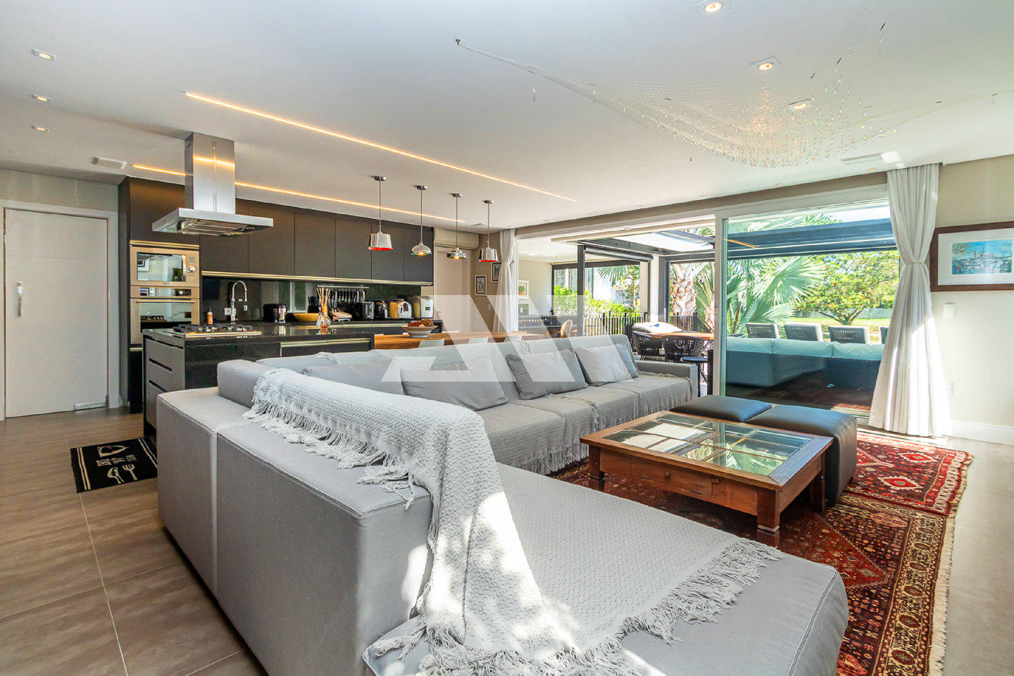 Casa com 411m² no Condomínio Vivendas do Atlântico