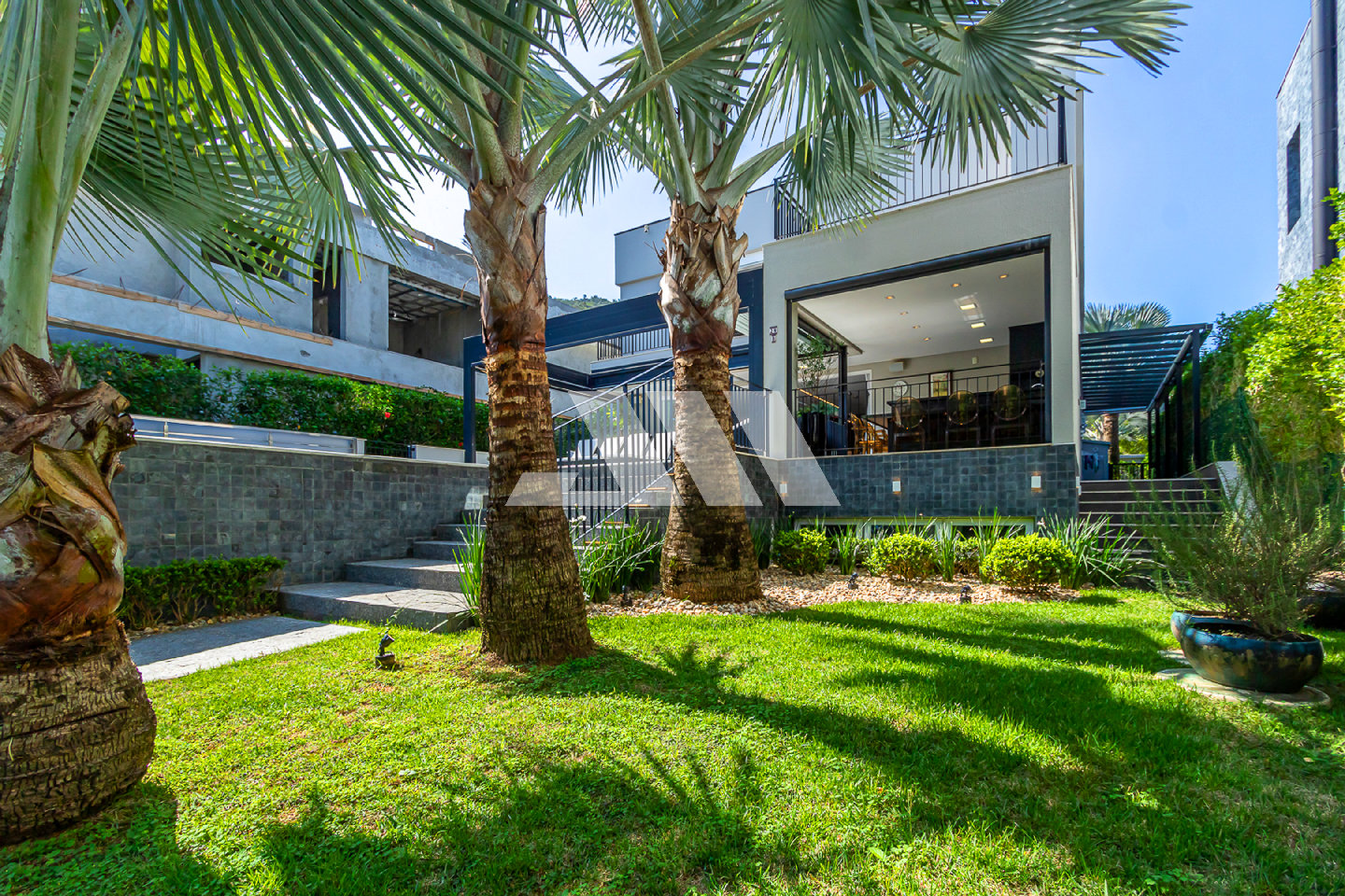 Casa No Vivendas Do Atlântico Casa com 411m² no Condomínio Vivendas do Atlântico