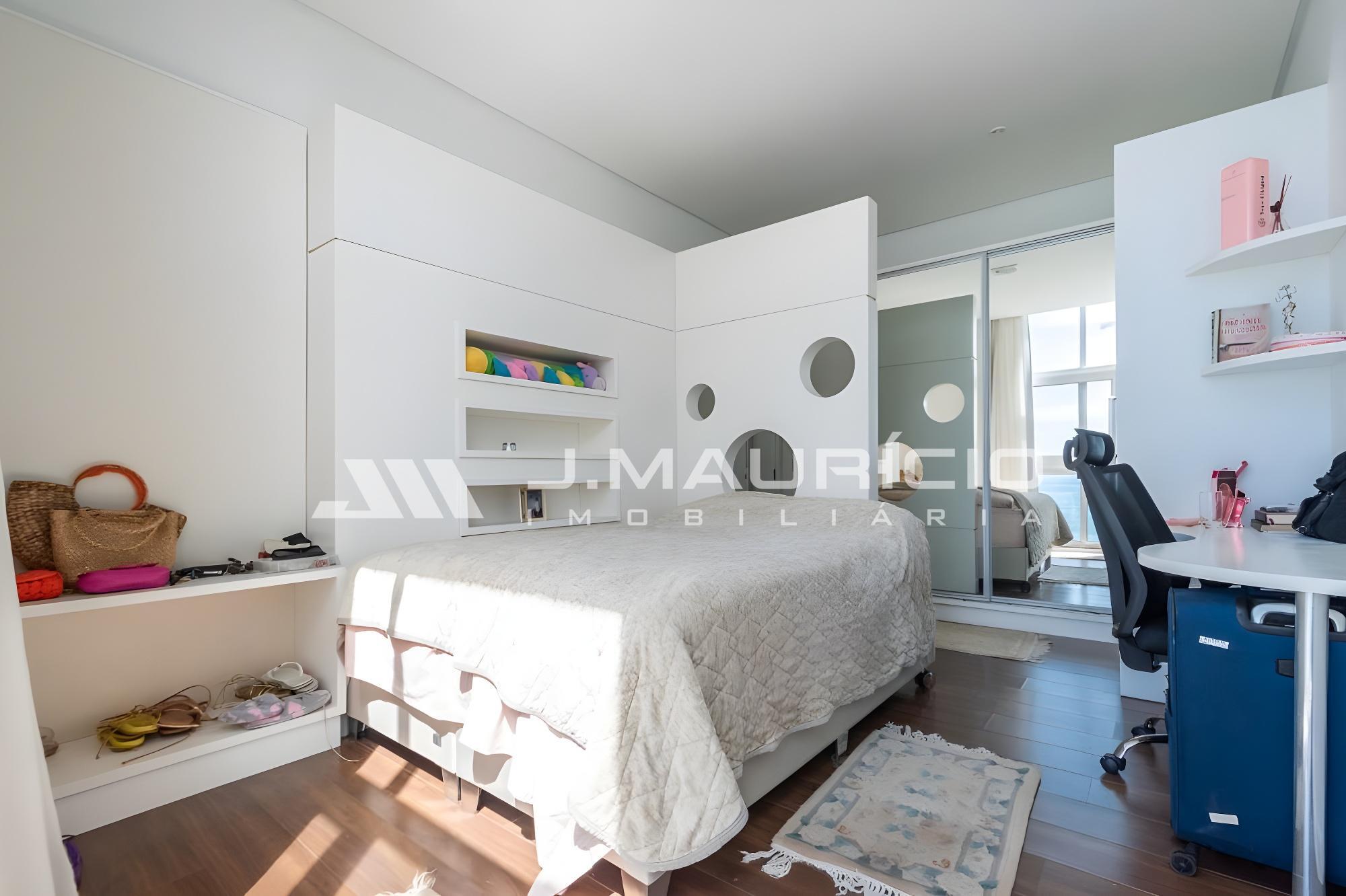 Casa com vista para o mar no condomínio Costa Azul