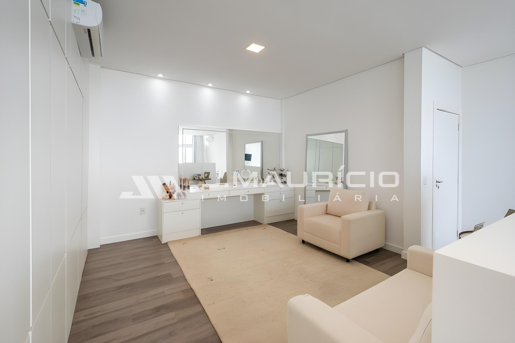 Casa com vista para o mar no condomínio Costa Azul