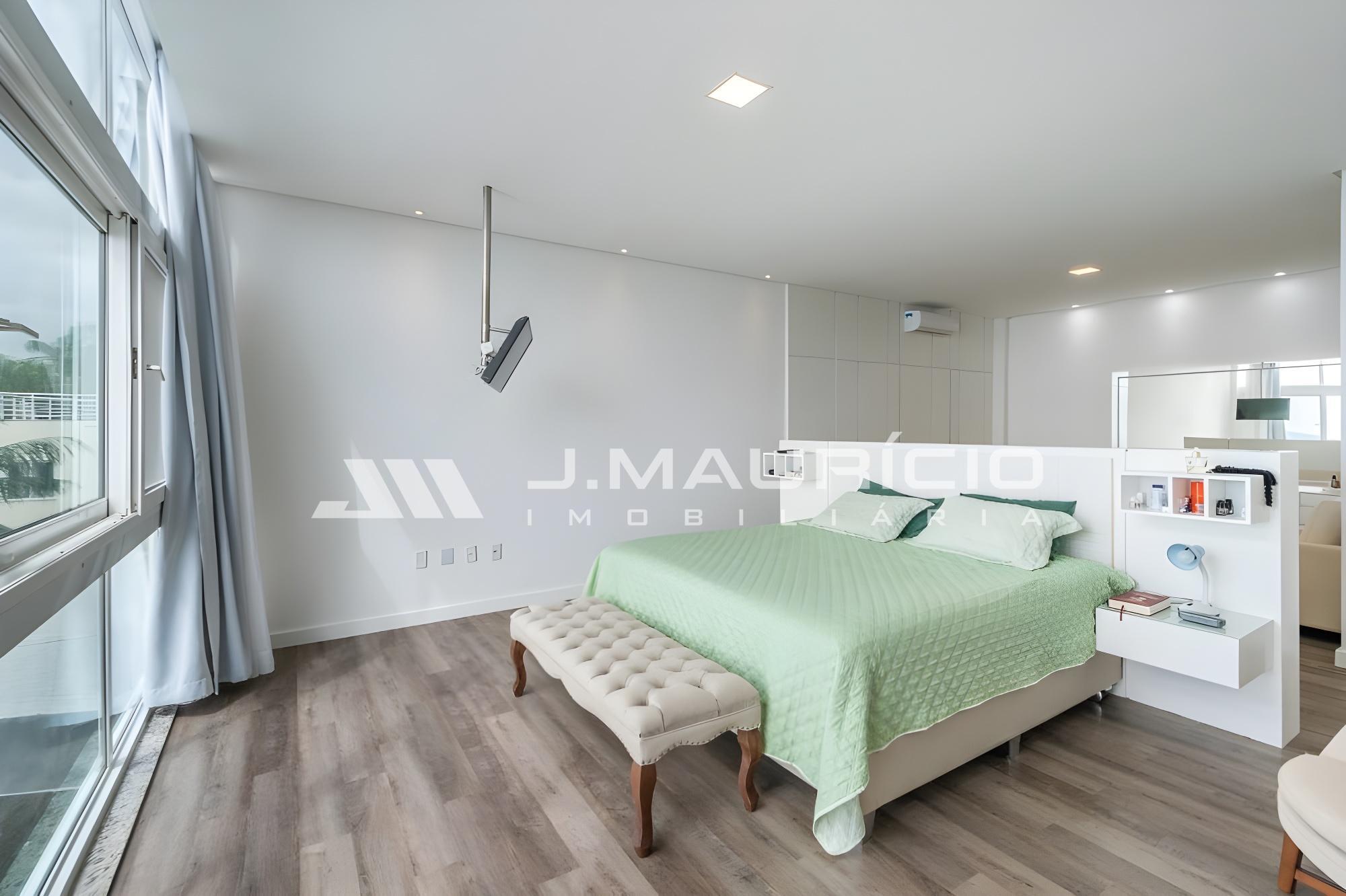 Casa com vista para o mar no condomínio Costa Azul