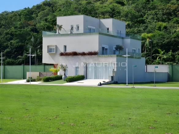Casa alto padrão no condomínio Green Ocean