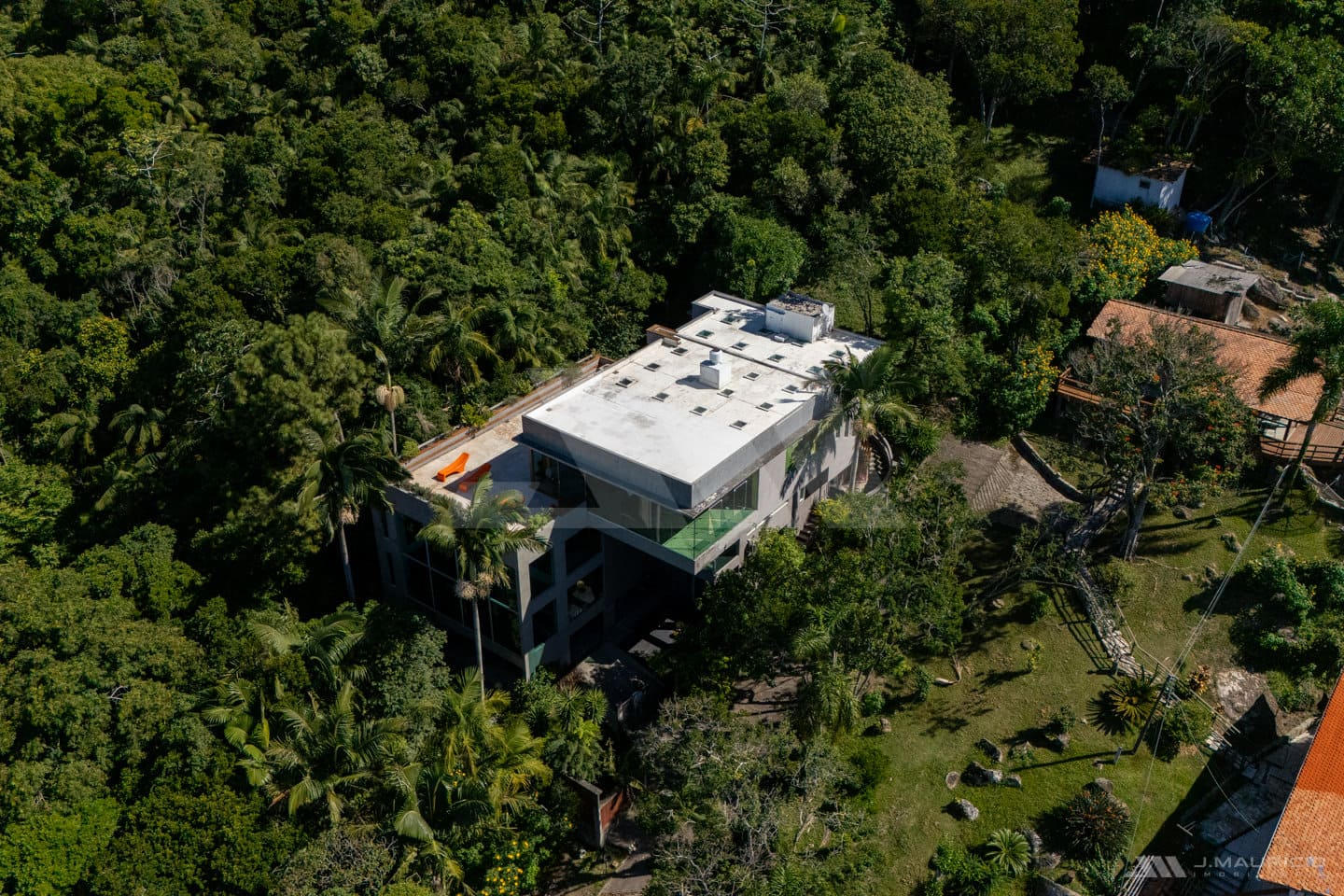 Casa de Alto Padrão com Vista Mar e Arquitetura Autoral