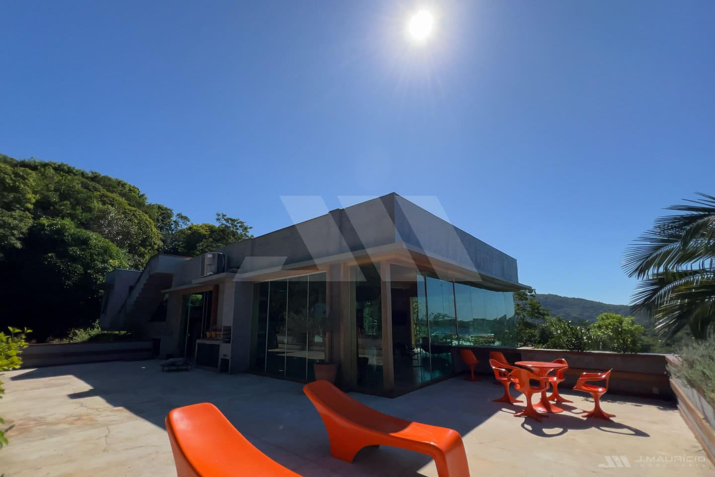 Casa de Alto Padrão com Vista Mar e Arquitetura Autoral