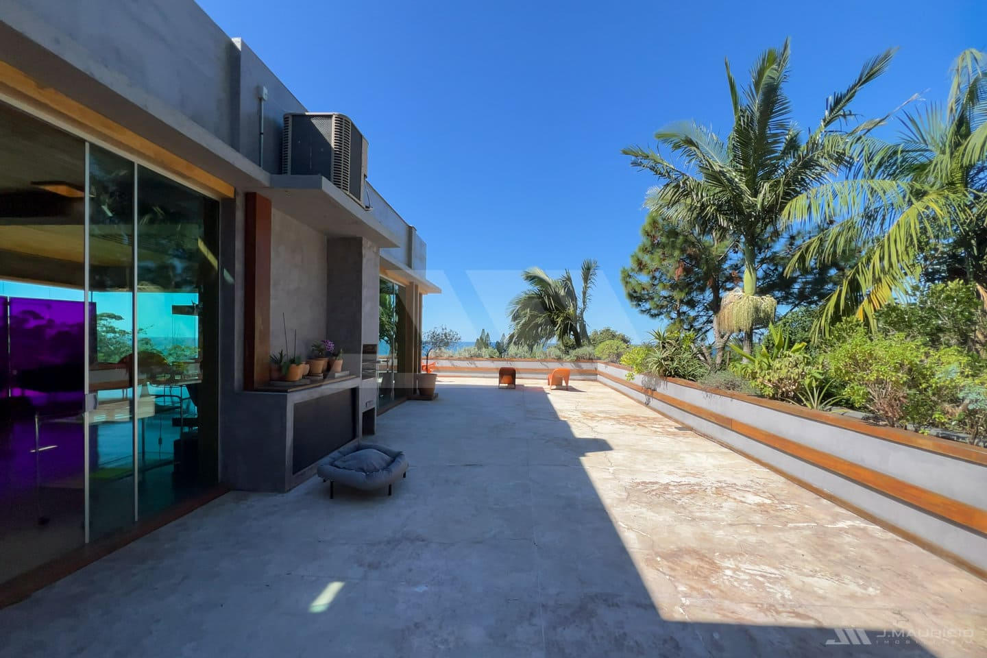 Casa de Alto Padrão com Vista Mar e Arquitetura Autoral