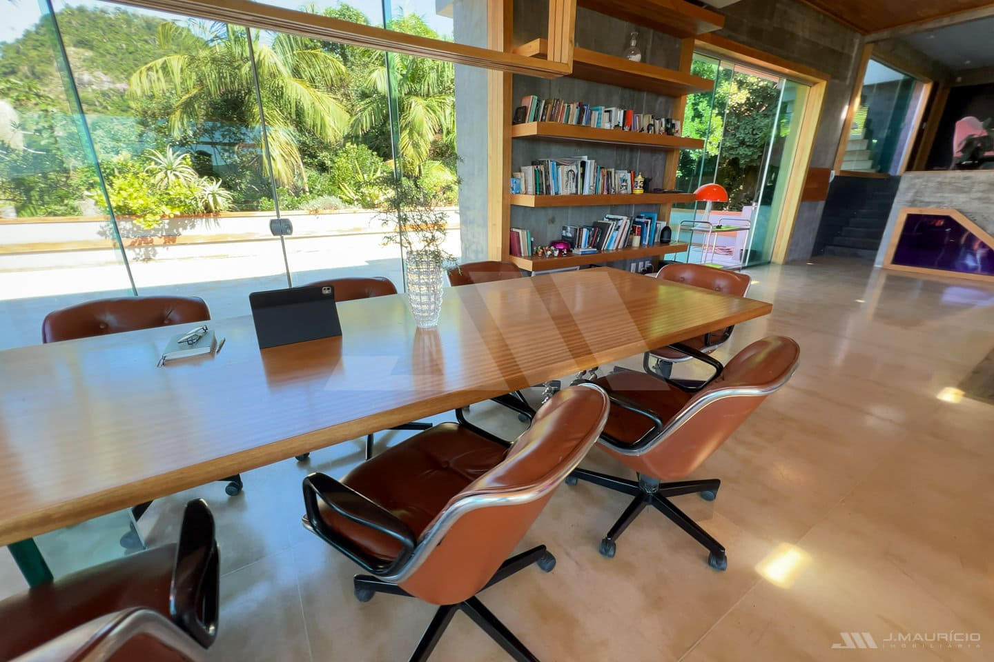 Casa de Alto Padrão com Vista Mar e Arquitetura Autoral