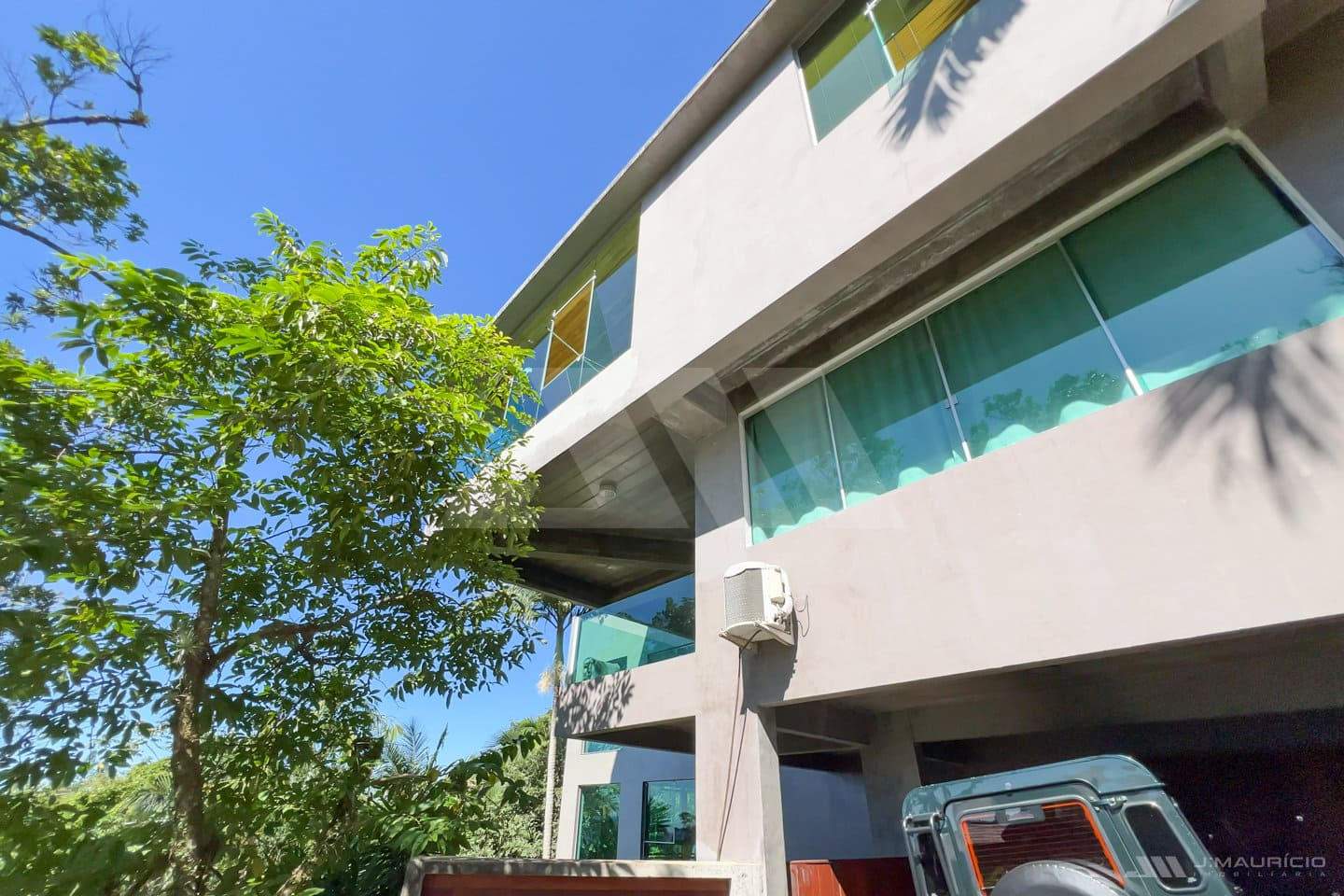 Casa de Alto Padrão com Vista Mar e Arquitetura Autoral