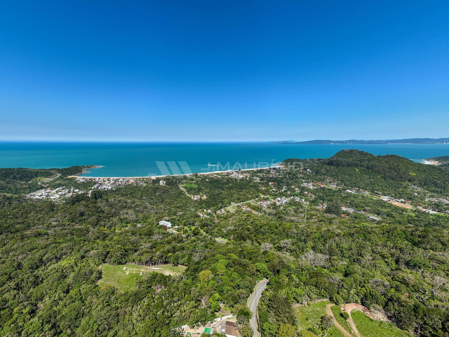 Casa de Alto Padrão com Vista Mar e Terreno de 7.800m²