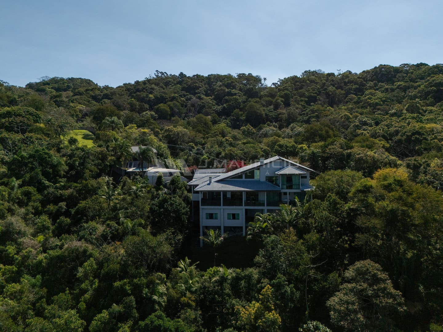 Casa de Alto Padrão com Vista Mar e Terreno de 7.800m²