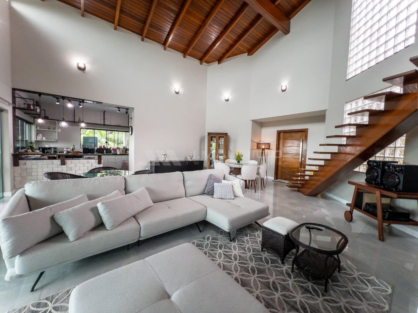 Casa de Alto Padrão com Vista Mar e Terreno de 7.800m²