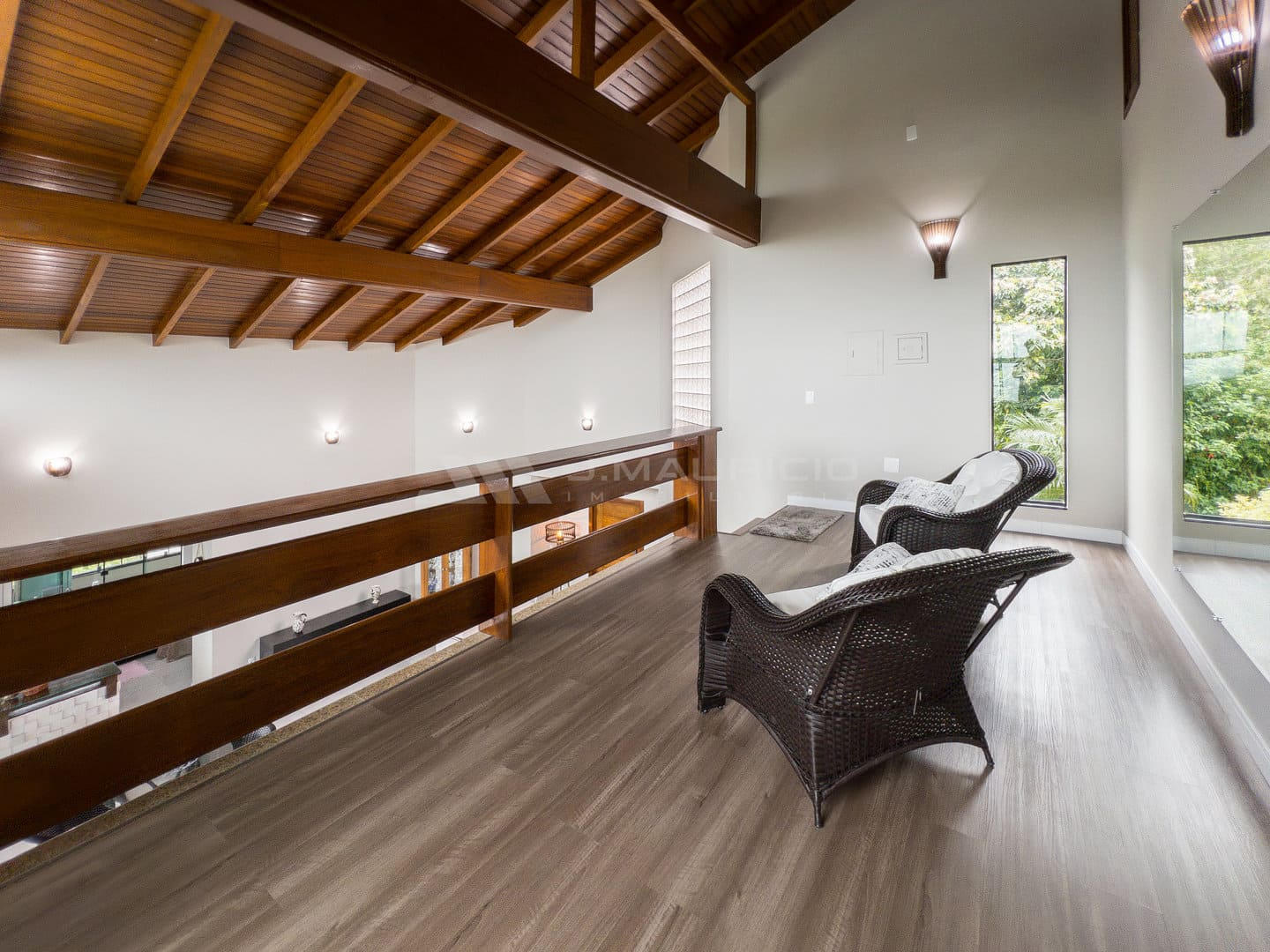 Casa de Alto Padrão com Vista Mar e Terreno de 7.800m²