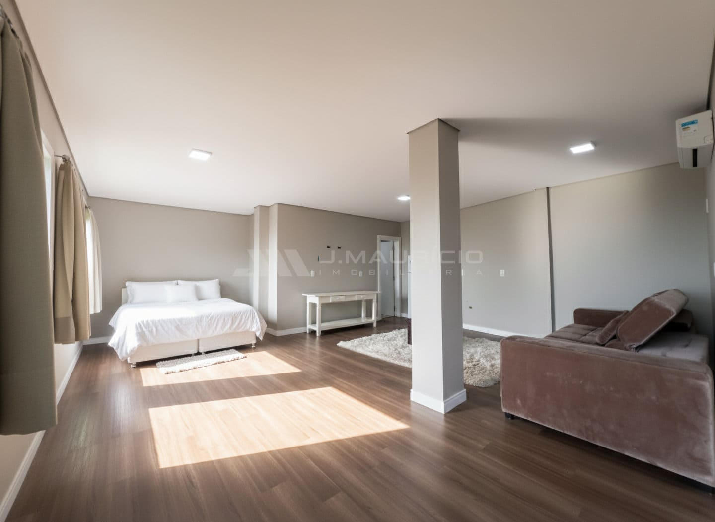 Casa de Alto Padrão com Vista Mar e Terreno de 7.800m²