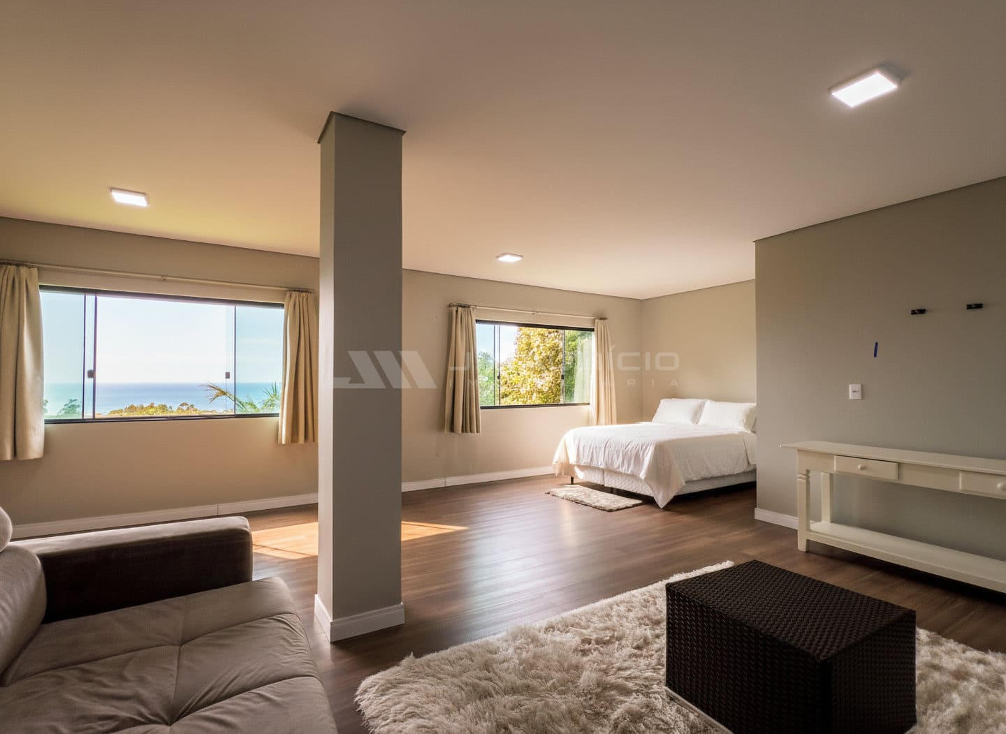 Casa de Alto Padrão com Vista Mar e Terreno de 7.800m²