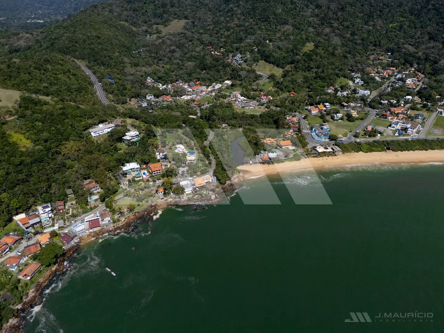 Terreno na Praia de Taquaras com vista para o mar