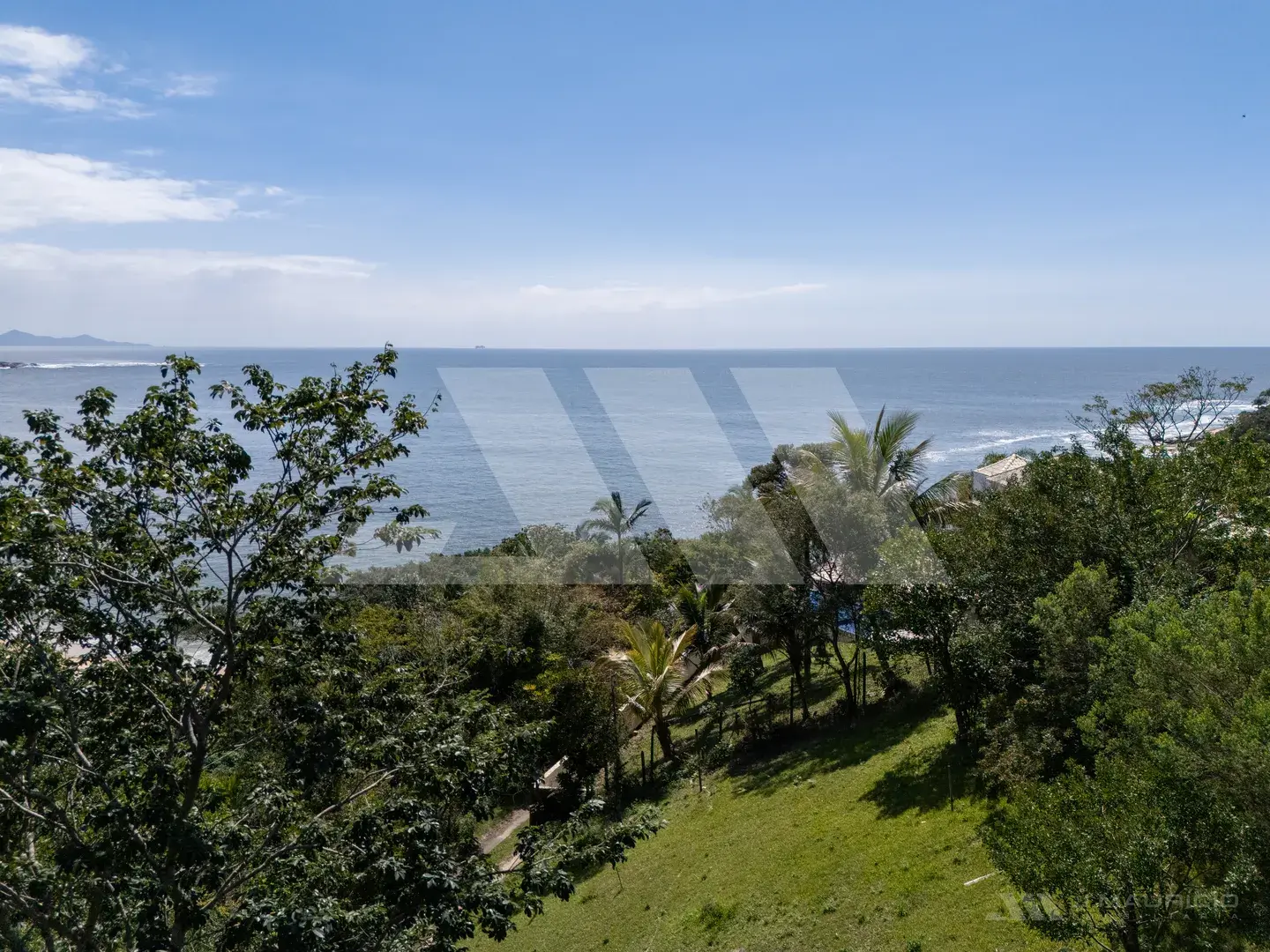 Terreno na Praia de Taquaras com vista para o mar