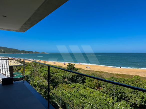 Casa frente-mar no Estaleiro