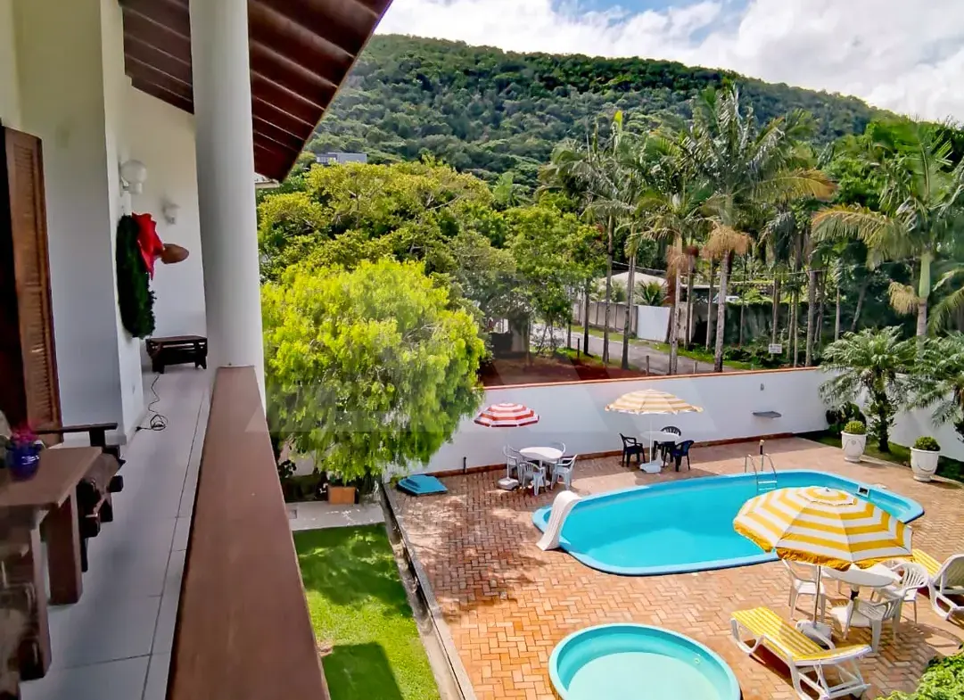 1081