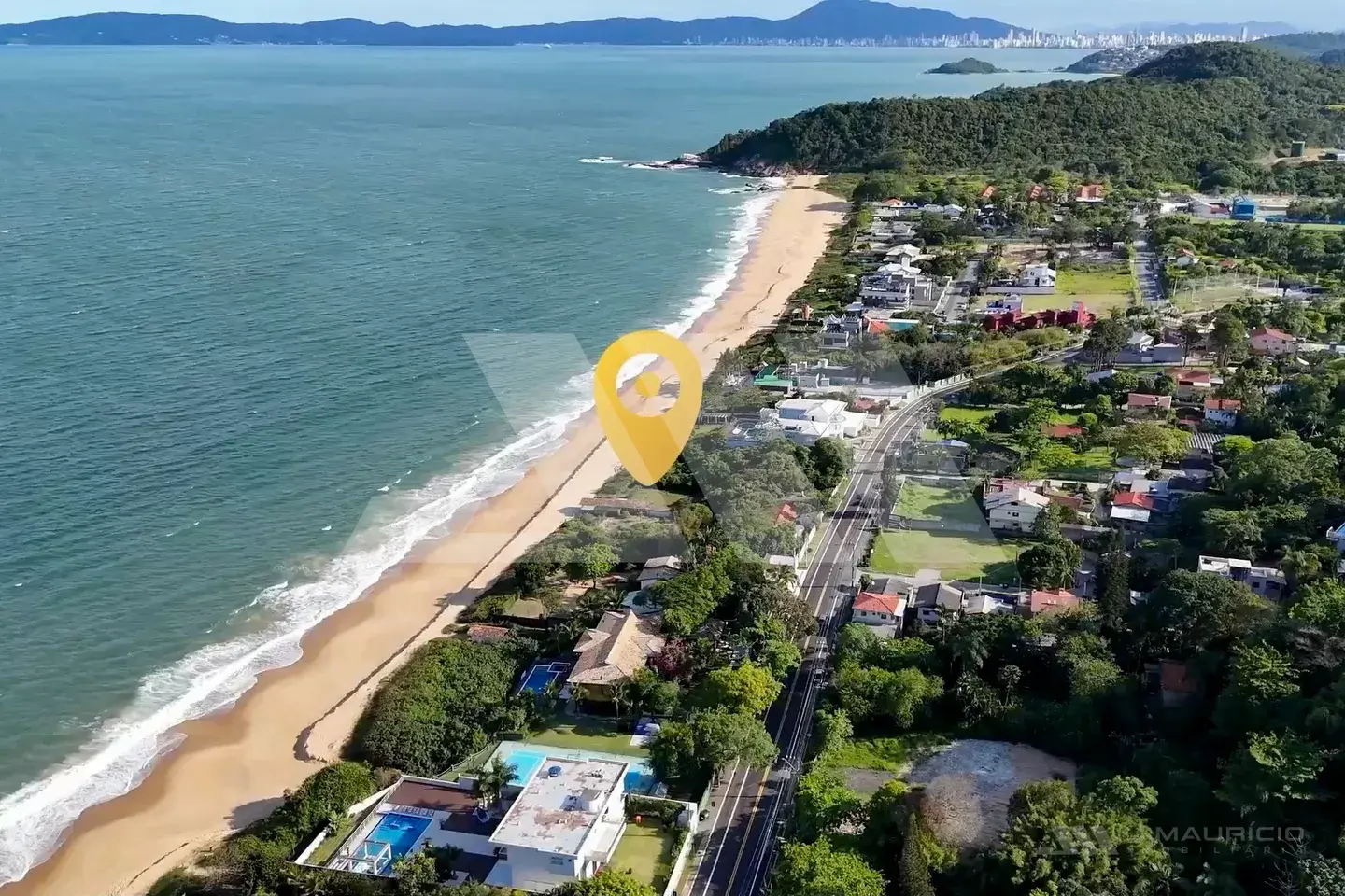 Terreno frente-mar no Estaleirinho