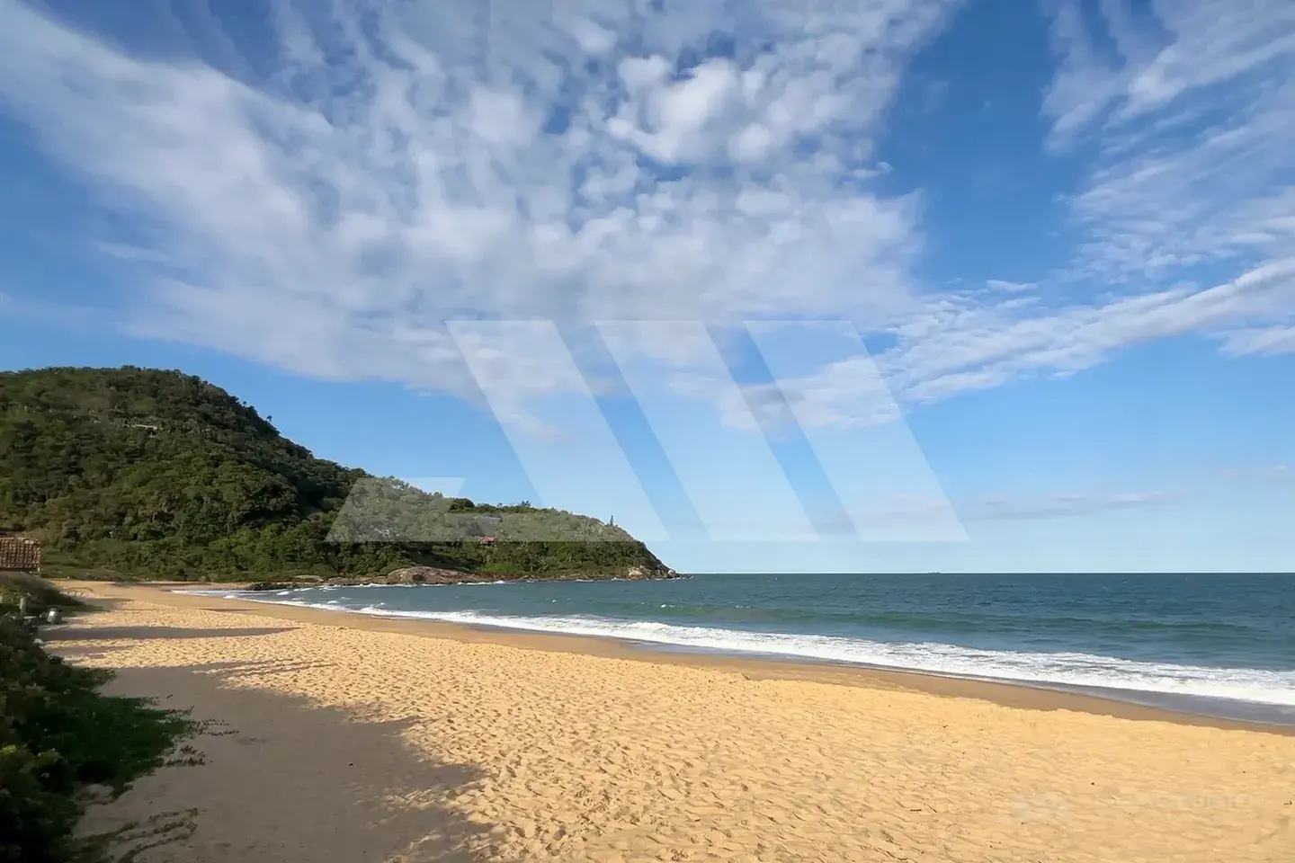 Terreno frente-mar no Estaleirinho