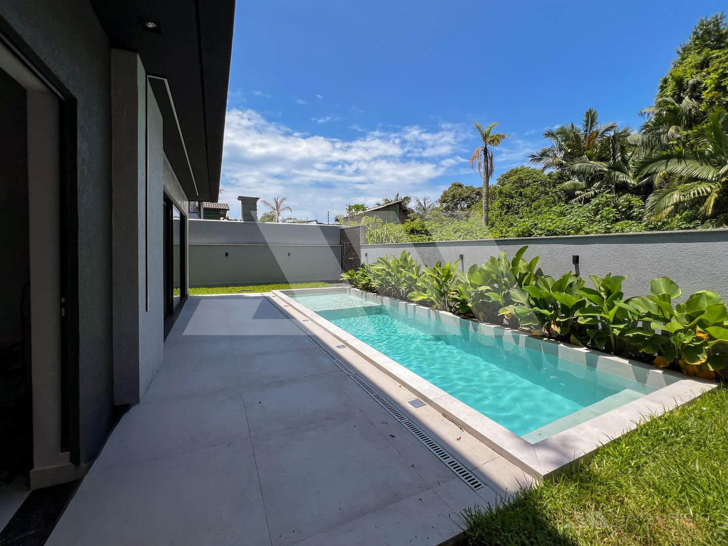 Casa de alto padrão na Praia do Estaleiro