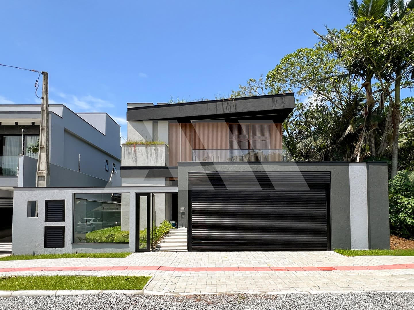 Casa de alto padrão na Praia do Estaleiro