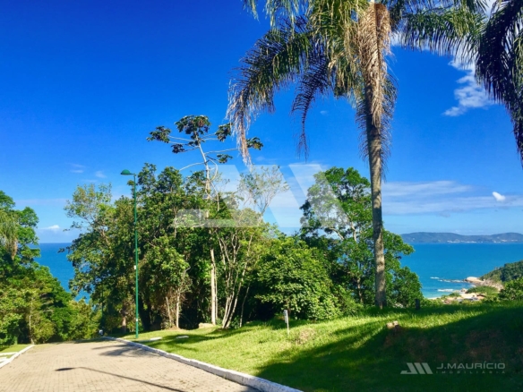Lote no Condomínio Ecológico Quinta do Mar