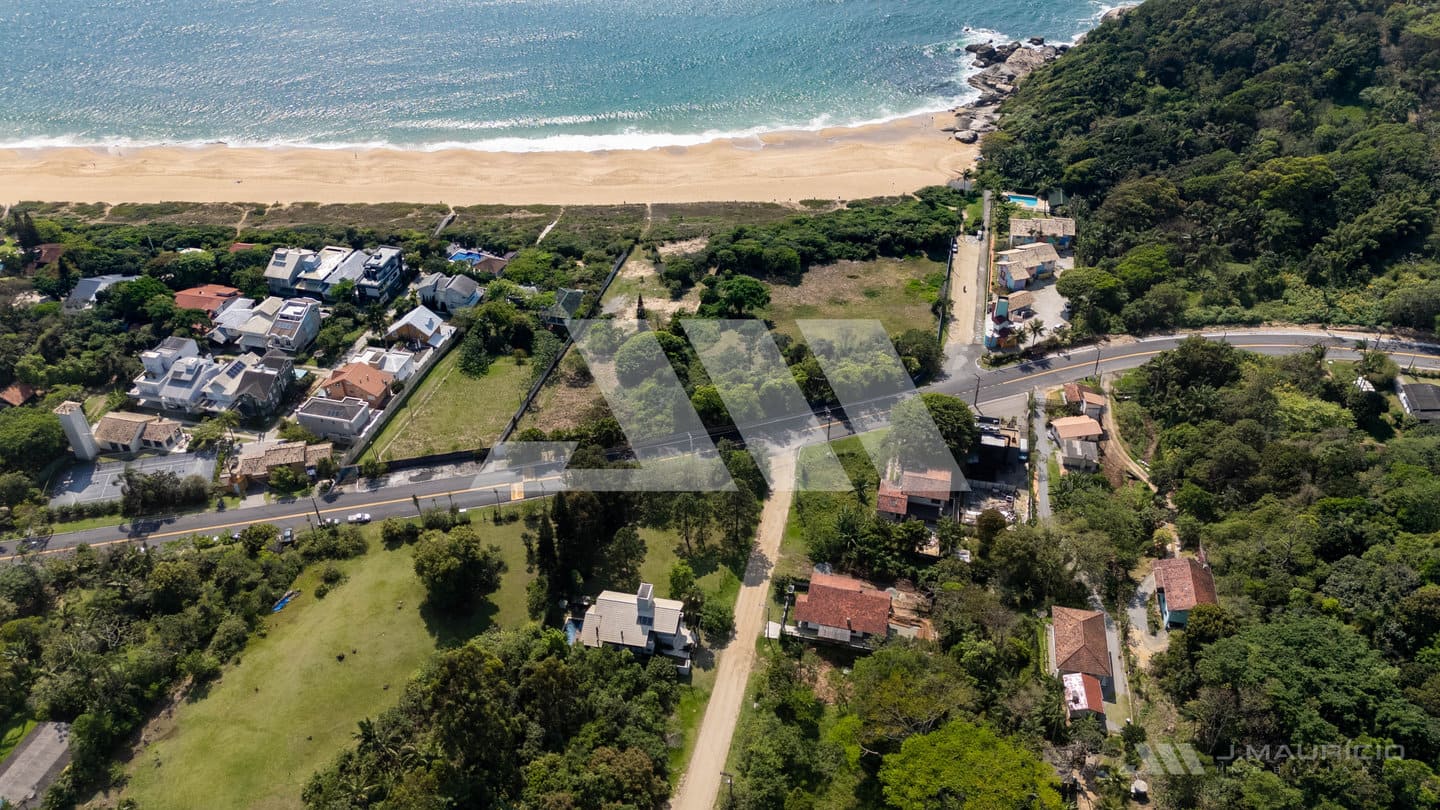 Terreno À Venda A 90 Metros Do Mar Na Praia Do Estaleiro 4 Terreno à venda a 90 metros do mar na Praia do Estaleiro