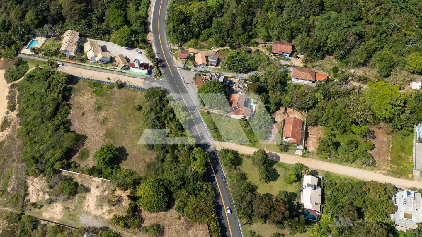 Terreno à venda a 90 metros do mar na Praia do Estaleiro