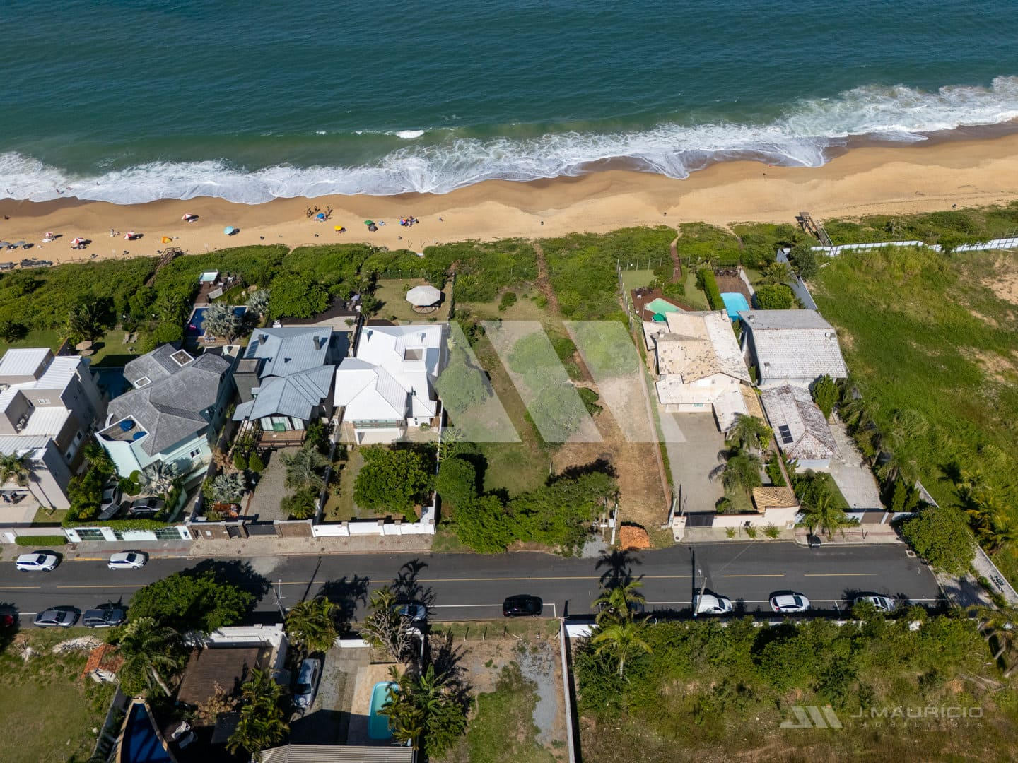 Terreno frente-mar no Estaleirinho
