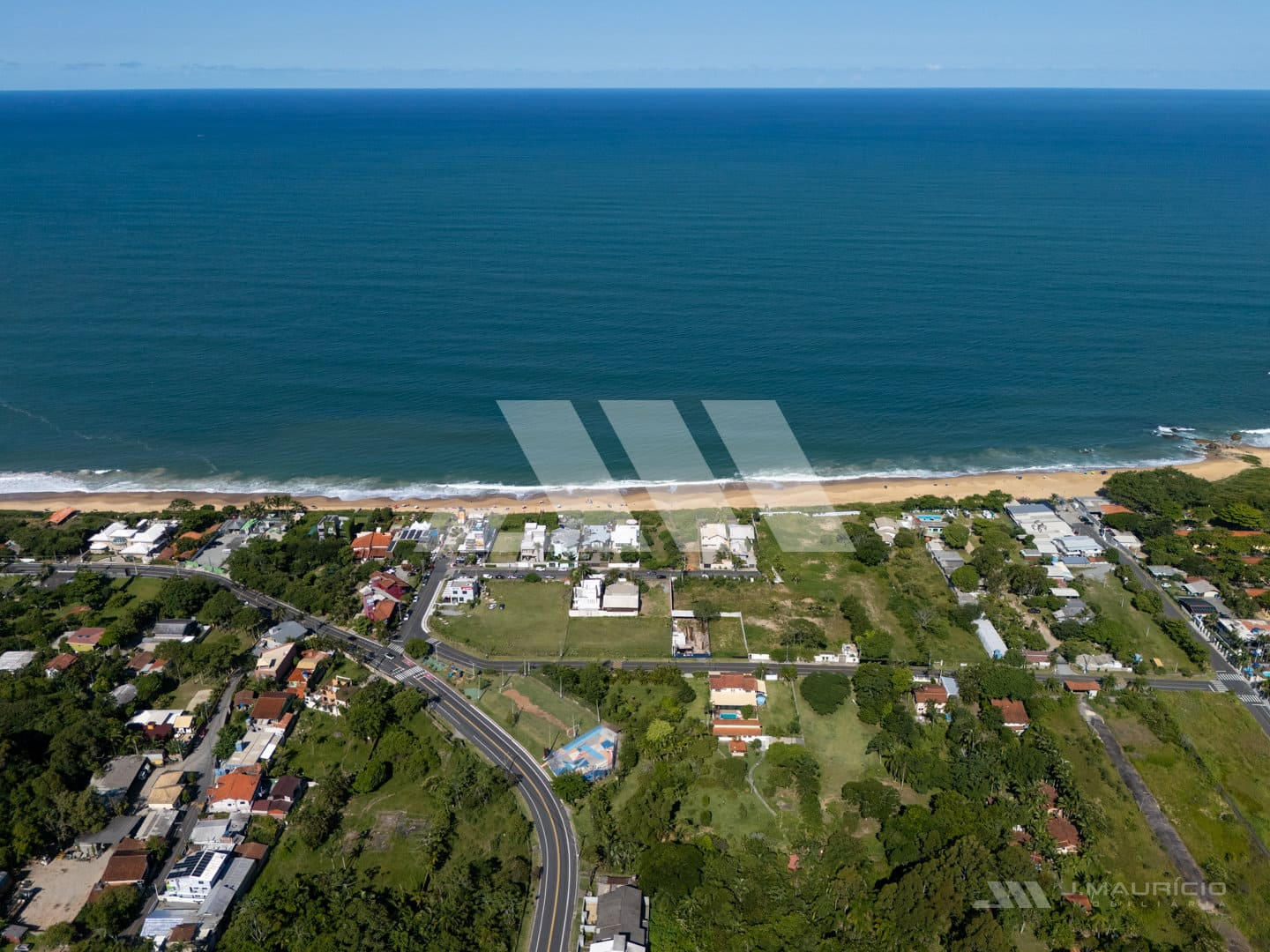 Terreno frente-mar no Estaleirinho