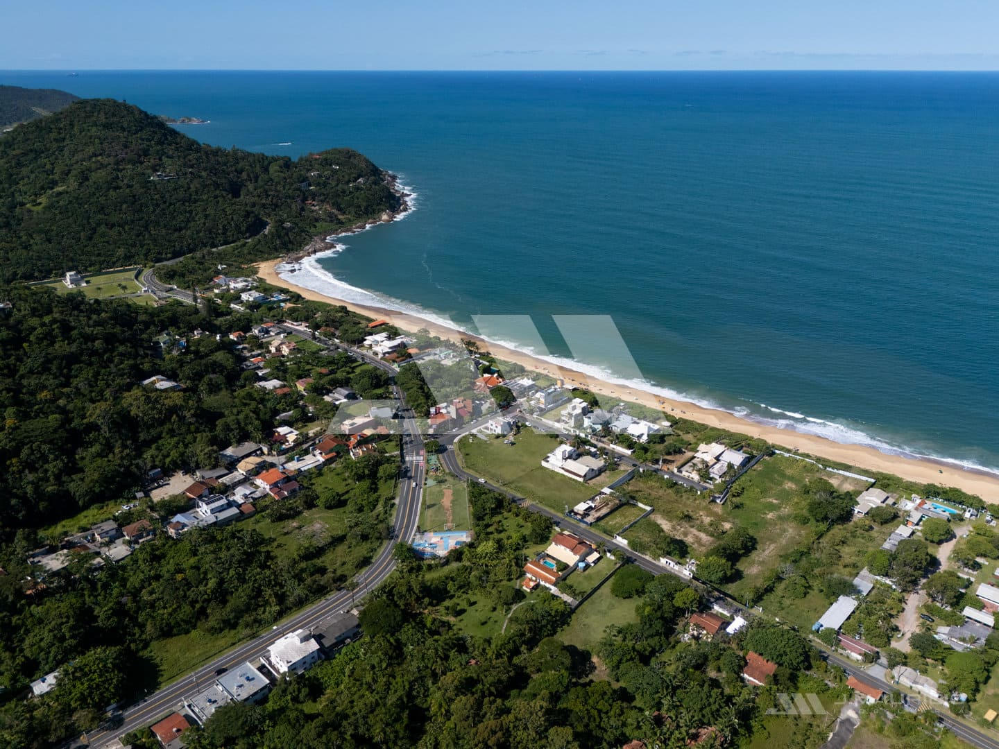 Terreno frente-mar no Estaleirinho