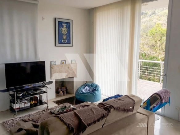 Casa com vista para o mar na Praia do Estaleirinho