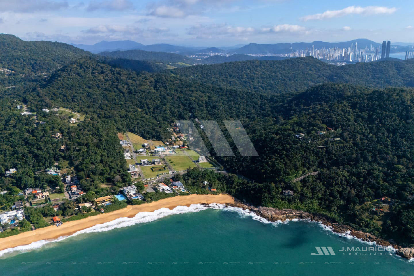 Lote no Green Ocean no Estaleirinho — condomínio fechado com área verde na Interpraias