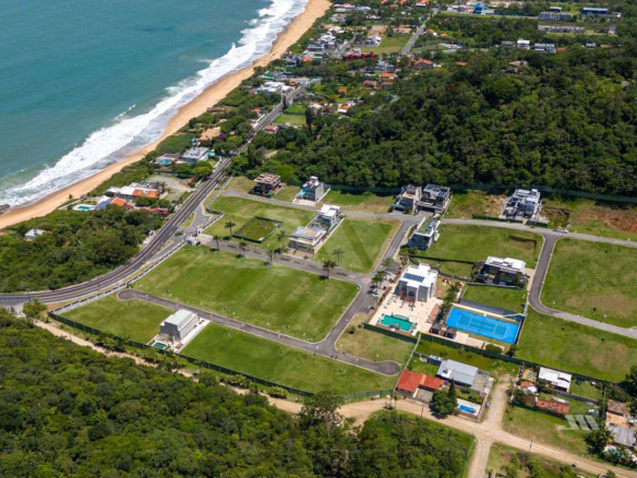 Lote no Green Ocean no Estaleirinho — condomínio fechado com área verde na Interpraias