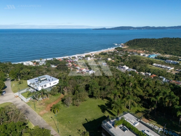 Lote em condomínio fechado no Estaleirinho com vista para o mar no Quinta do Mar