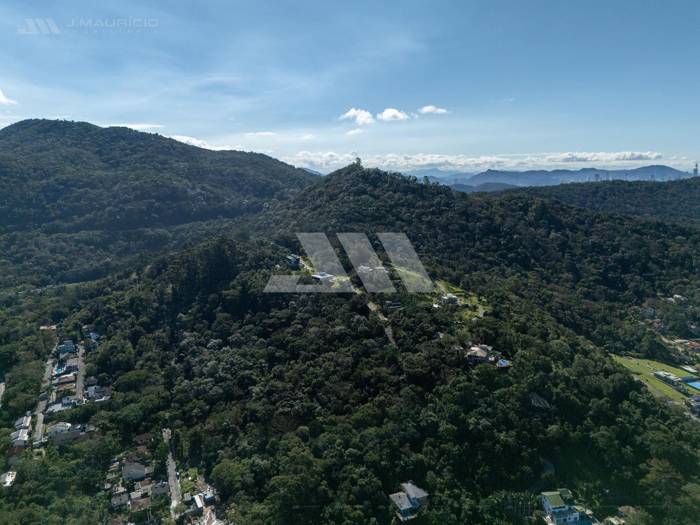 Lote em condomínio fechado no Estaleirinho com vista para o mar no Quinta do Mar
